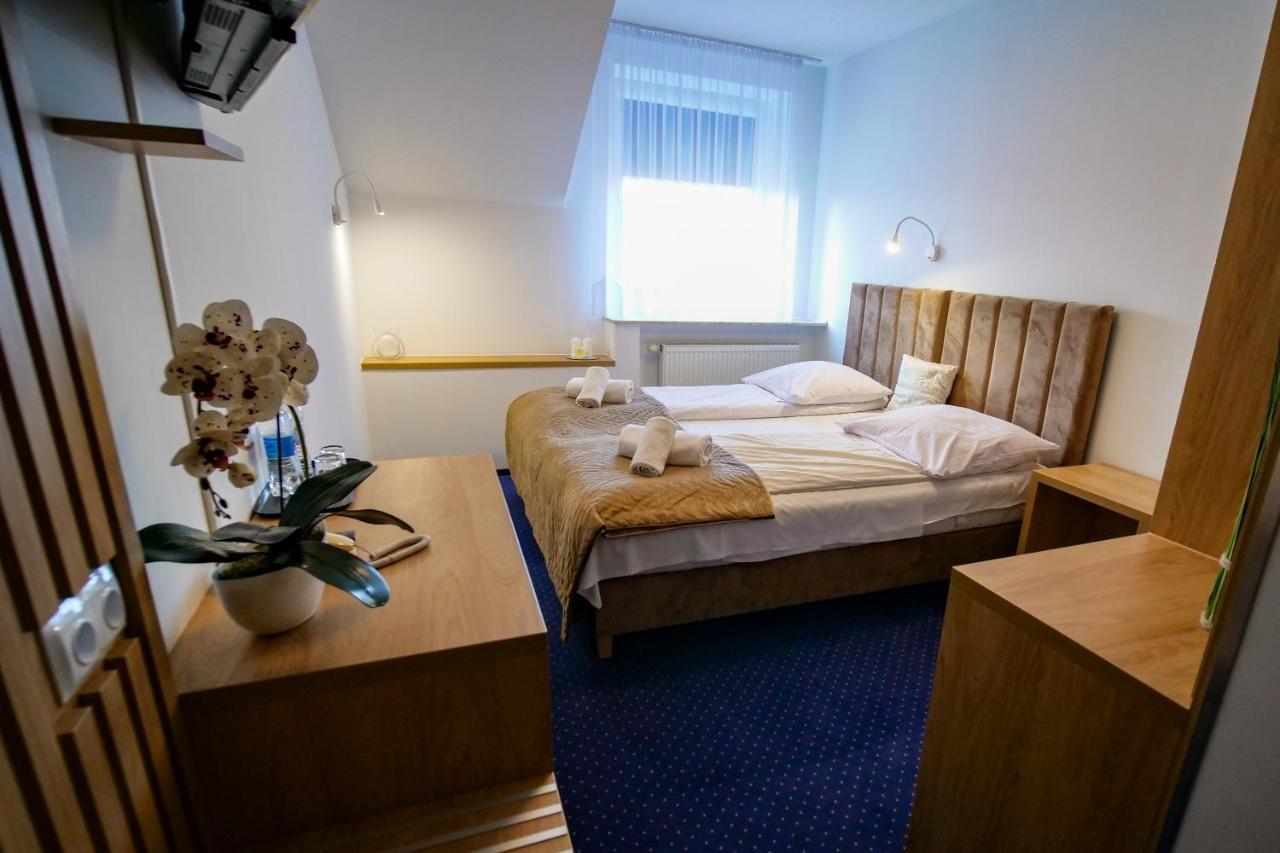 Hotel Duet Chełm Exteriör bild