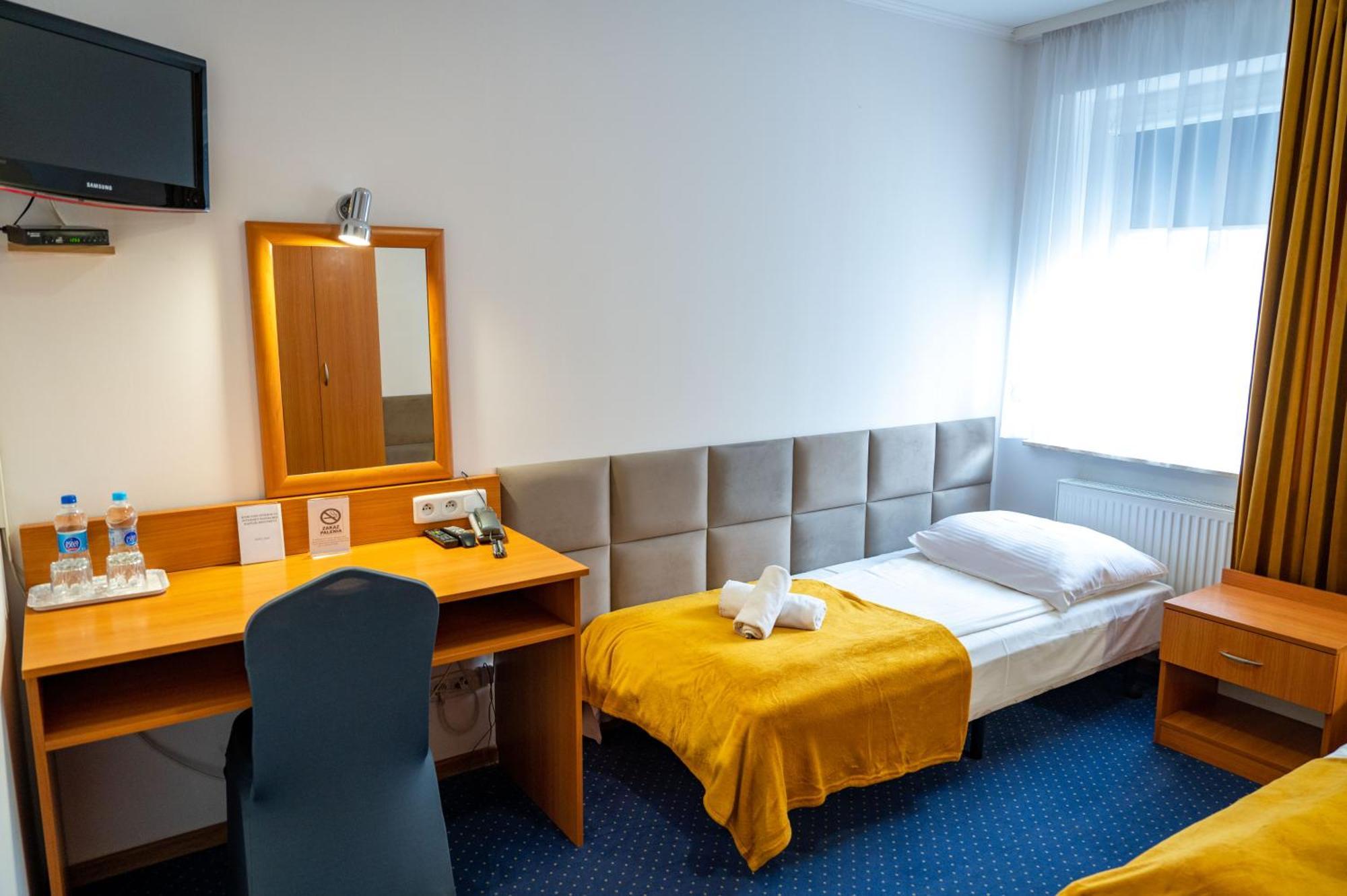 Hotel Duet Chełm Exteriör bild