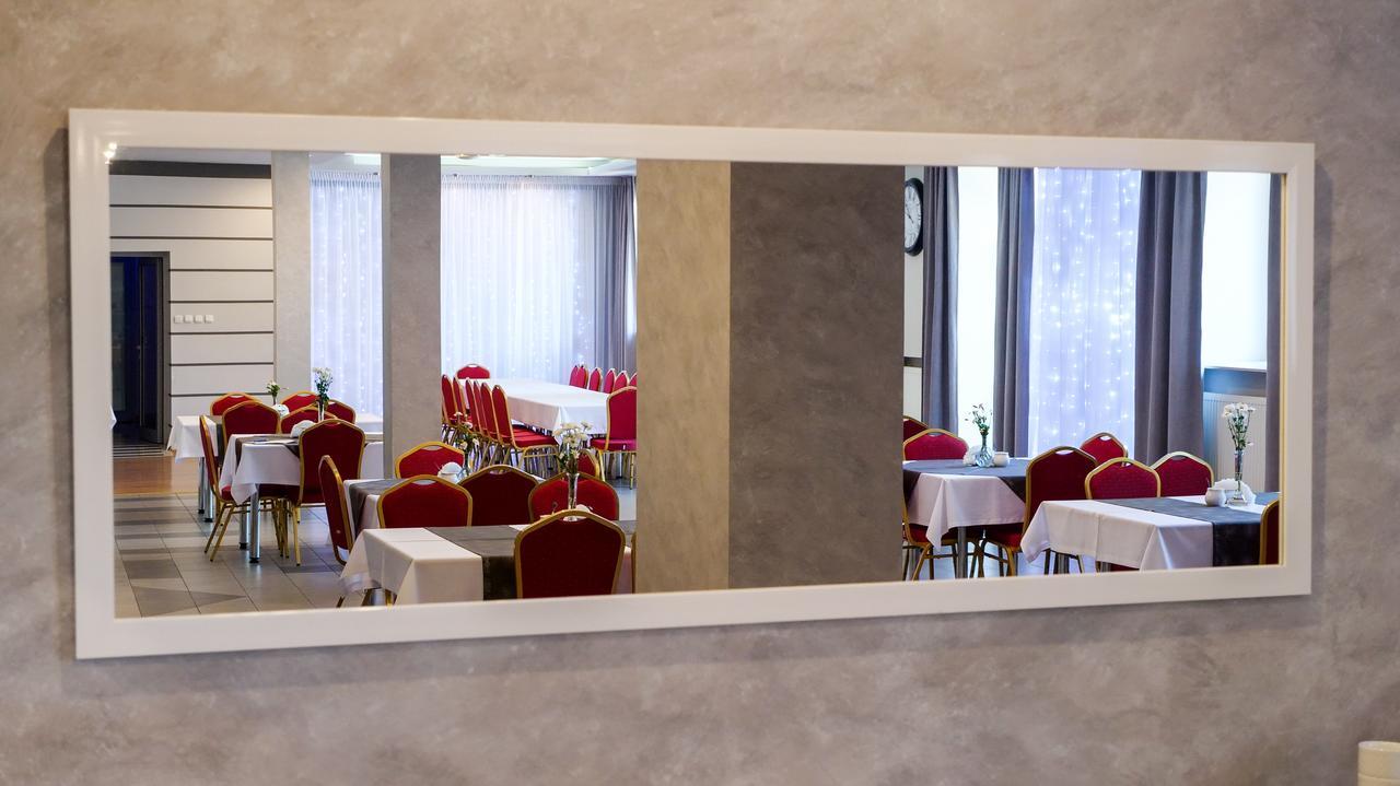 Hotel Duet Chełm Exteriör bild